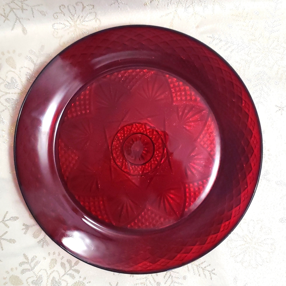 Luminarc Cristal D'arques Durand Ruby Ware 10" Diameter Dinner Plate